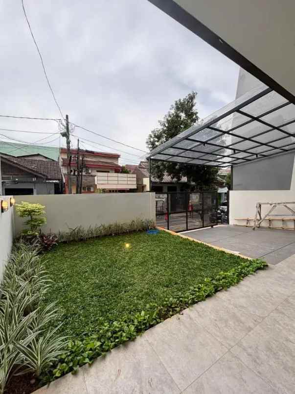 rumah mewah baru siap huni di duren sawit jaktim