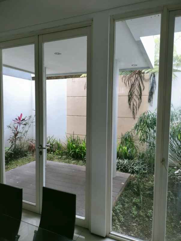 rumah mewah lokasi elit di permata jingga