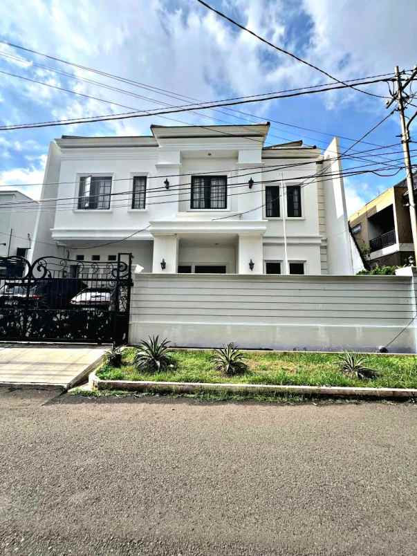rumah mewah lokasi strategis di pulomas jaktim