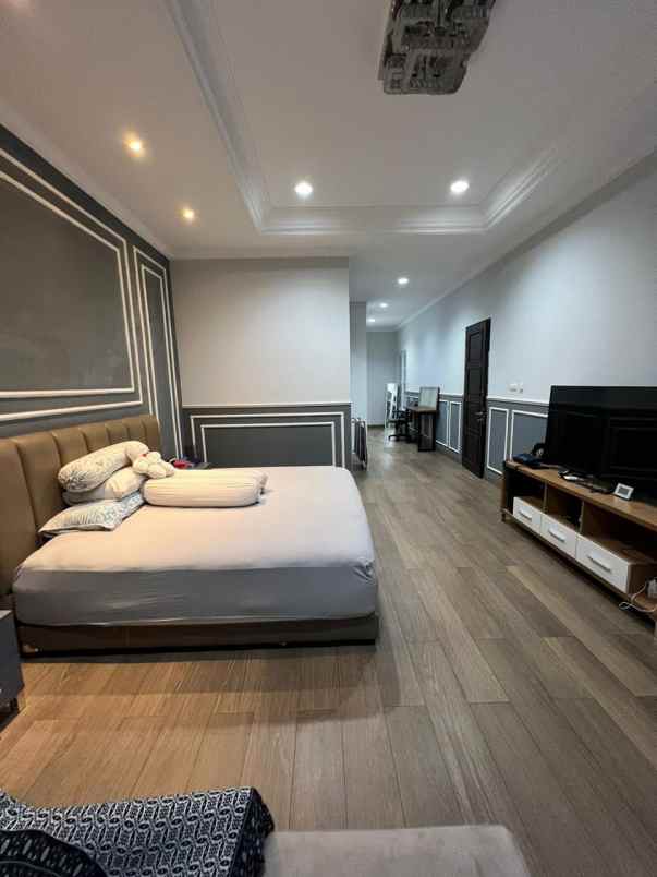 rumah mewah lokasi strategis di pulomas jaktim