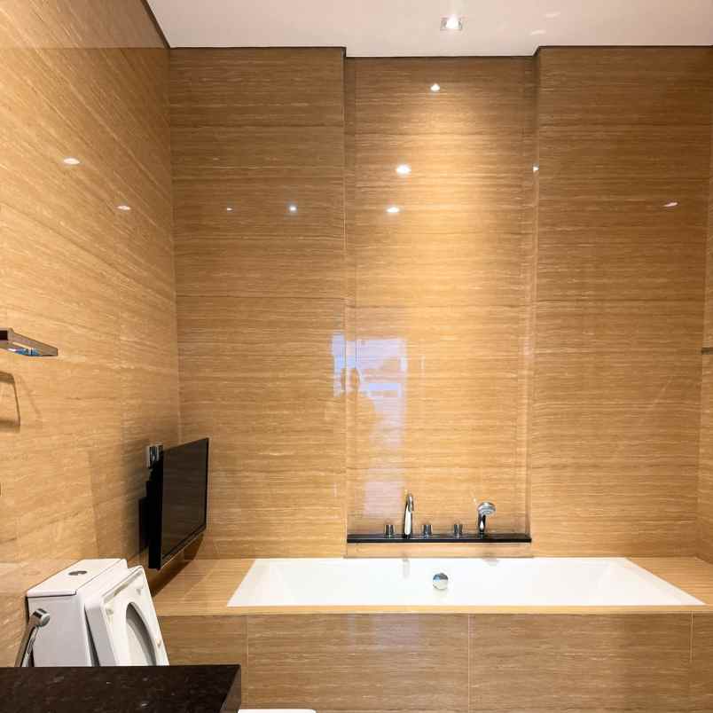 rumah mewah minimalis dengan kolam renang dian istana