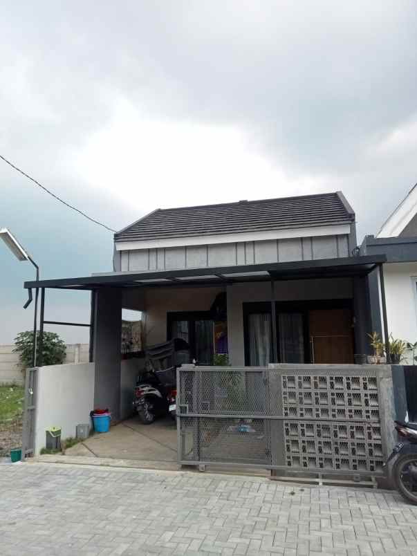rumah minimalis di sariwangi sarijadi ling asri nyaman