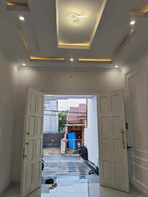 rumah minimalis modern siap huni di tanah baru depok