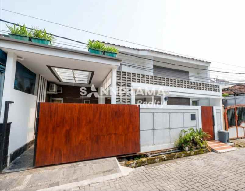 rumah minimalis strategis 5 menit ke stasiun depok