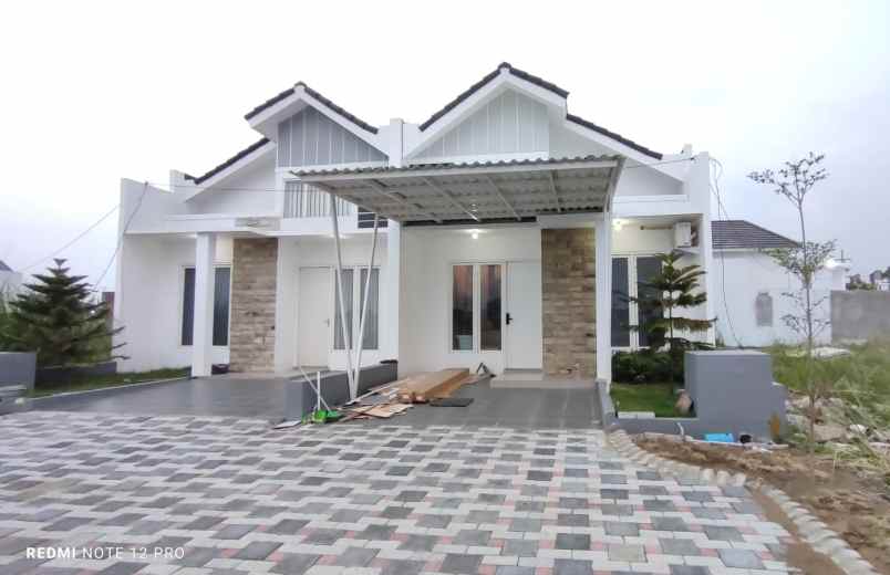 rumah modern fasilitas lengkap sentosa buduran