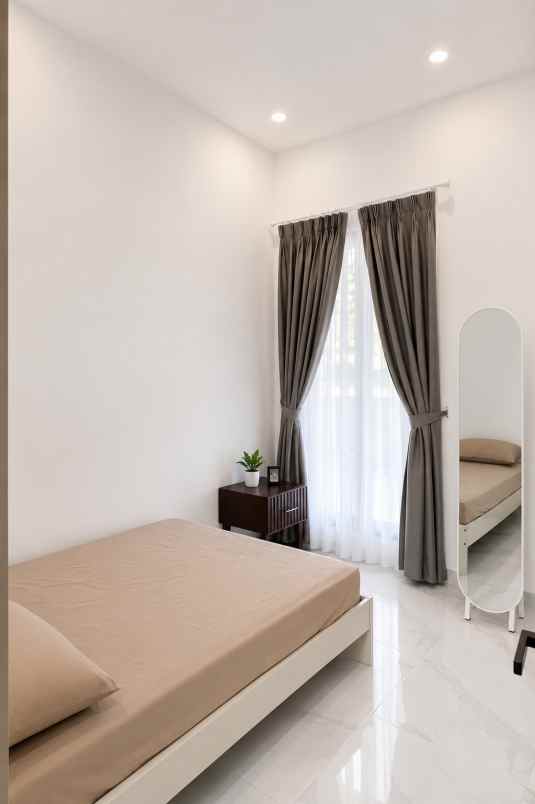 rumah modern swimming pool di bintaro sektor 1