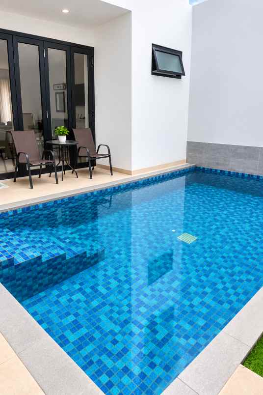 rumah modern swimming pool di bintaro sektor 1