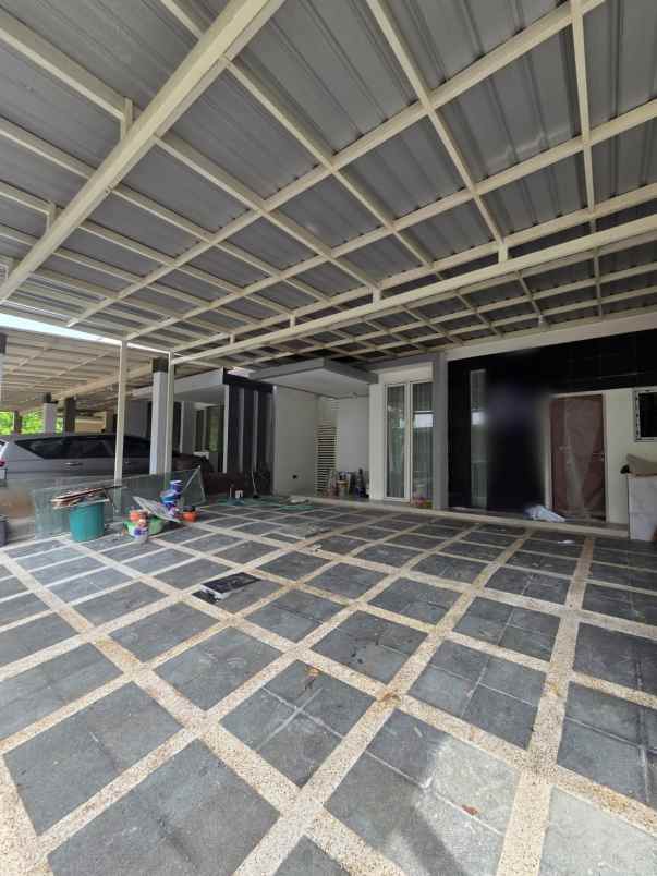 rumah pakuwon indah mansion siap huni