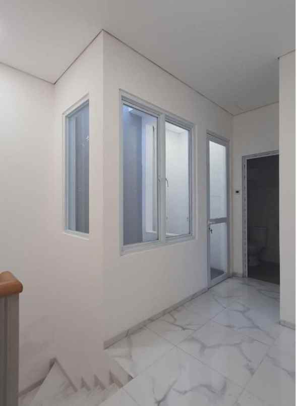 rumah pancoran mas depok 900 meter tol sawangan