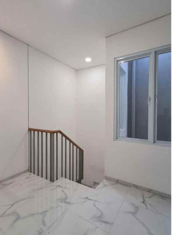 rumah pancoran mas depok 900 meter tol sawangan