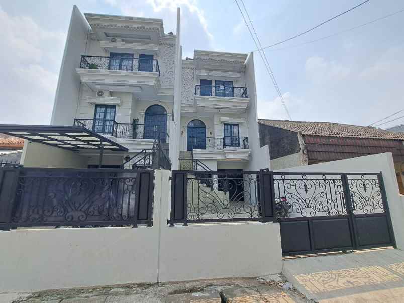 rumah pejaten mewah bebas banjir akses 2 mobil