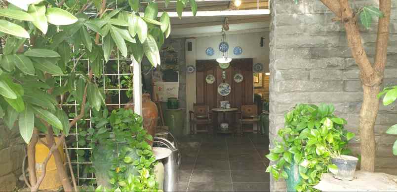 rumah pucang jajar hadap selatan