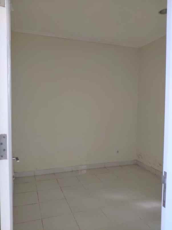 rumah rapi banget cikeas country cibubur