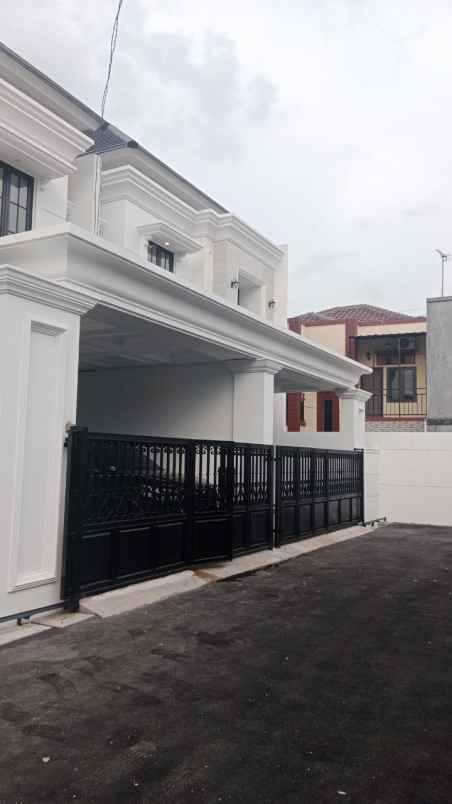 rumah ready 2 carport cibubur ciracas jakarta timur