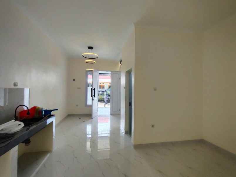 rumah ready 2 lantai di perumahan beji depok utara