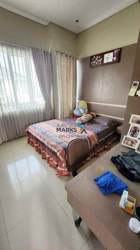 rumah royal residence cluster buckingham murah poll