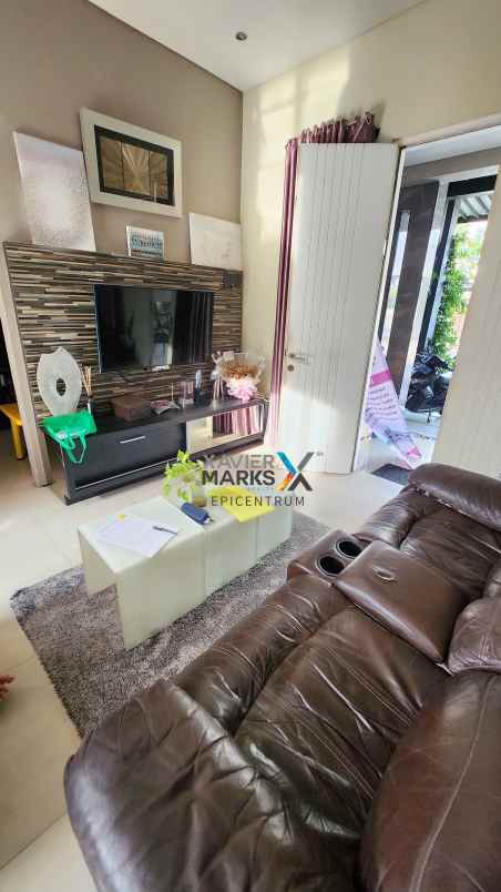 rumah royal residence cluster buckingham murah poll