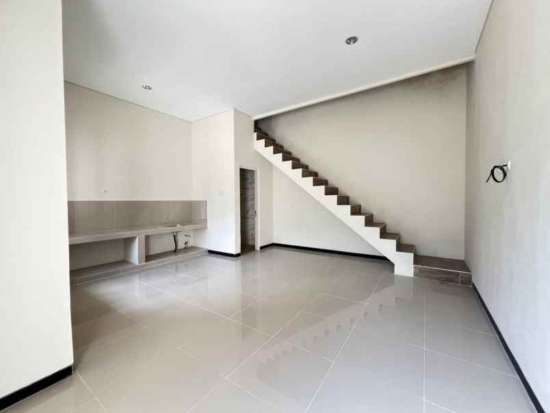 rumah ruko 2 lantai 6x10 under 700jtan di pandaan