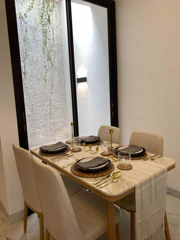 rumah scandinavian di kota jakarta timur