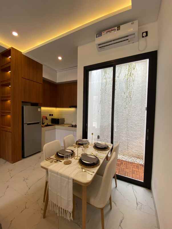 rumah scandinavian di kota jakarta timur