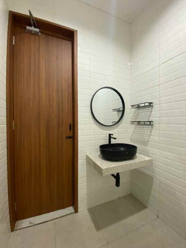 rumah scandinavian di kota jakarta timur