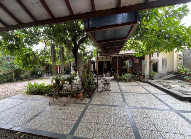 rumah second 2 lantai besar dan mewah di pitara depok