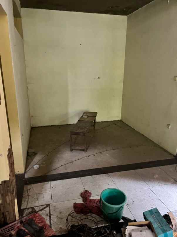 rumah second legalitas lengkap di surosutan umbulharjo