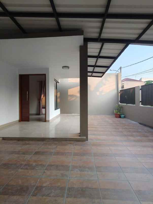 rumah second terawat dan siap huni di cilangkap