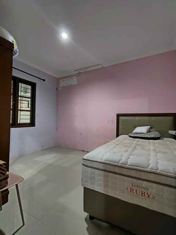 rumah secondary dalam komplek di hankam bekasi