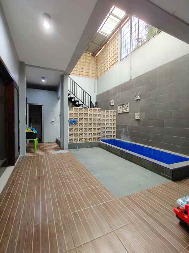 rumah secondary dalam komplek di hankam bekasi