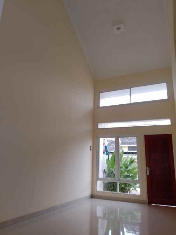 rumah semi 2 lantai siap huni dekat cibubur