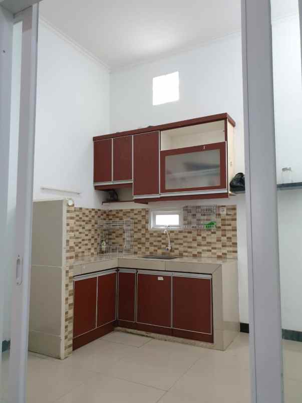 rumah semifurnished 3 kt 3 km 1 5 lantai beji depok