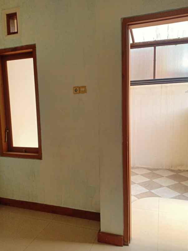 rumah siap huni 800 juta lokasi mepet araya