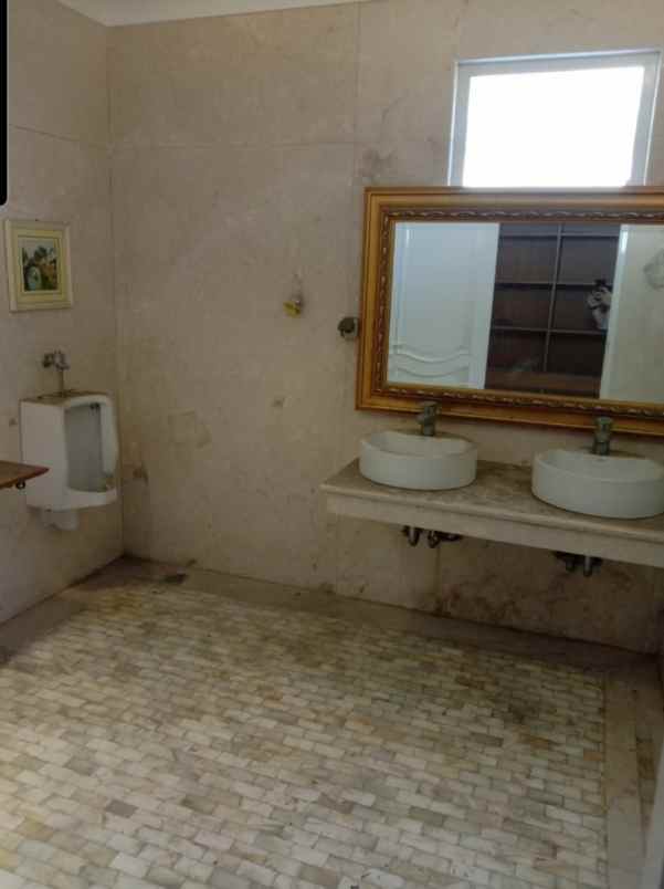 rumah taman beverly lippo karawaci