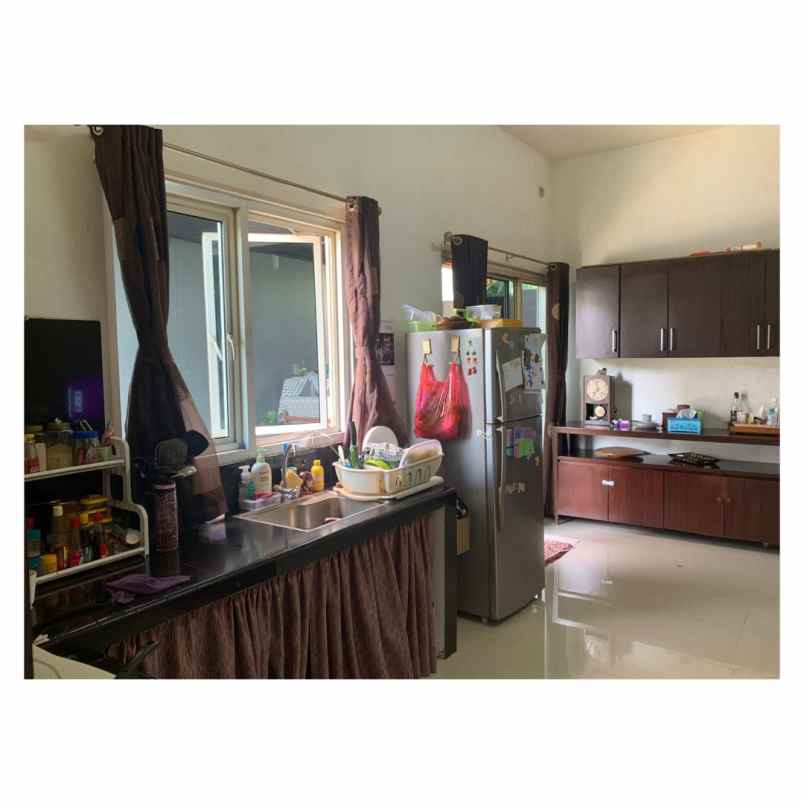 rumah villa bintaro regency