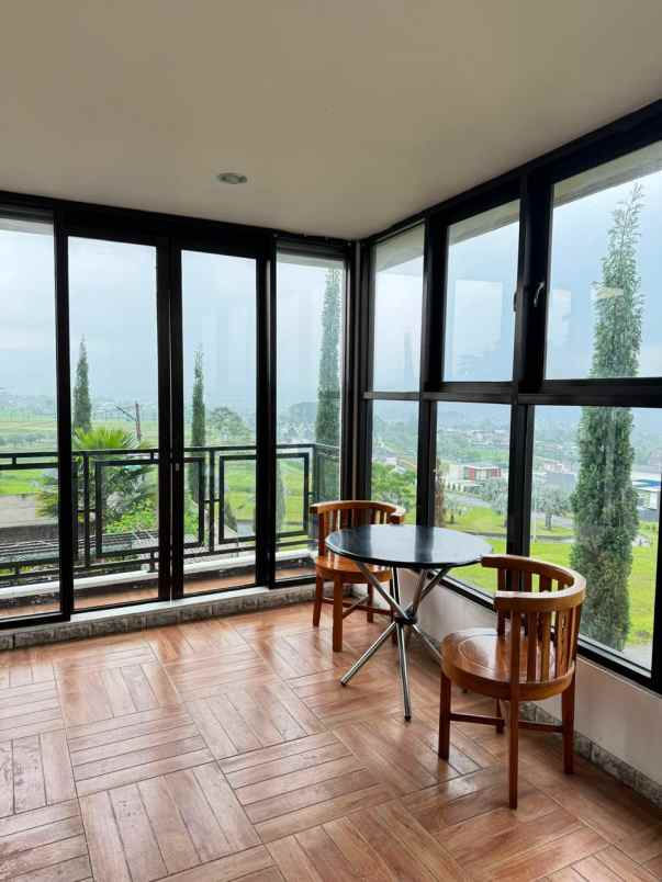 rumah villa lokasi di batu