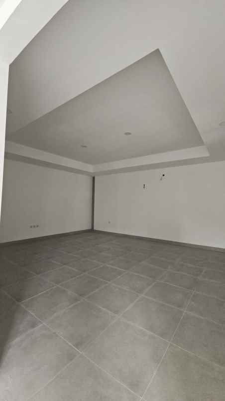 sewa gudang baru kembang selatan jak bar