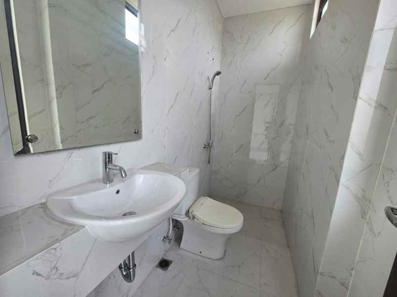 sewa murah rumah di lavon swan city 1 cikupa tangerang