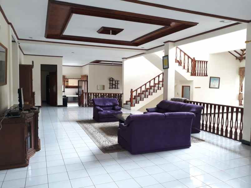 villa alamat jalan cisarua km 80