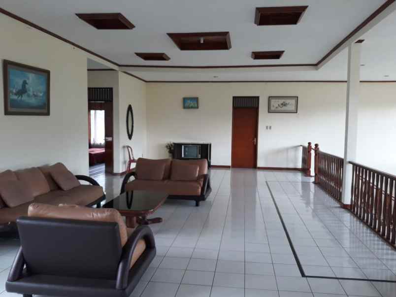 villa alamat jalan cisarua km 80