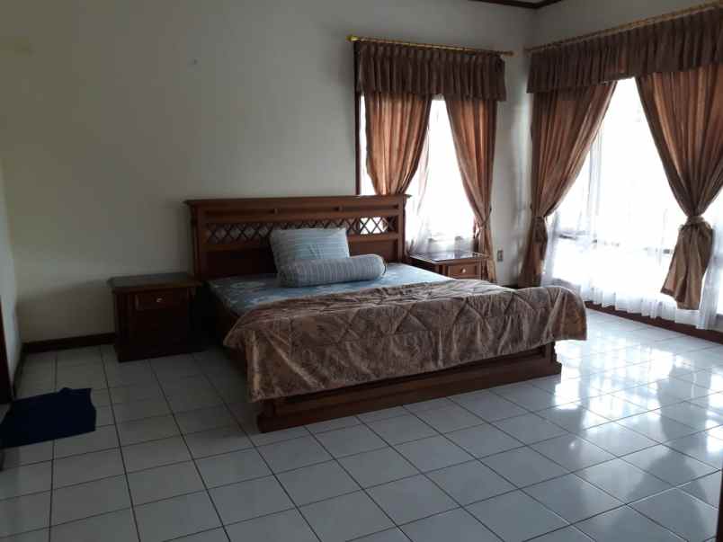 villa alamat jalan cisarua km 80