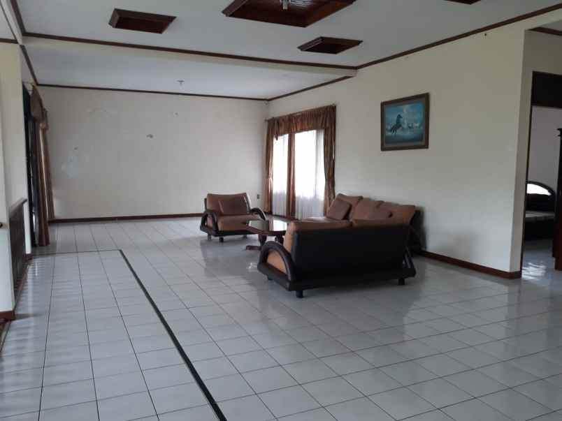 villa alamat jalan cisarua km 80