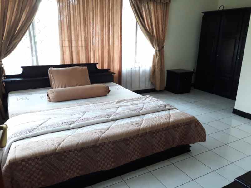 villa alamat jalan cisarua km 80