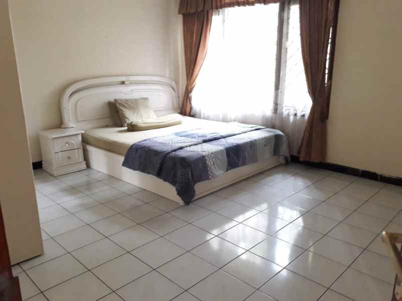 villa alamat jalan cisarua km 80