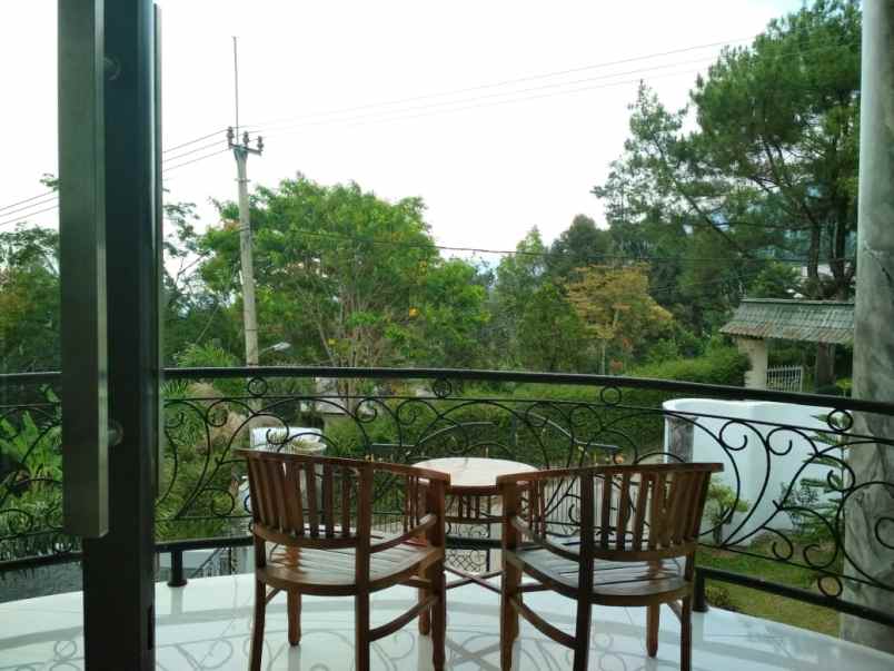 villa alamat jalan cisarua km 80