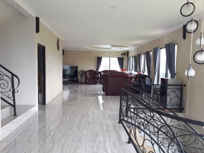 villa alamat jalan cisarua km 80