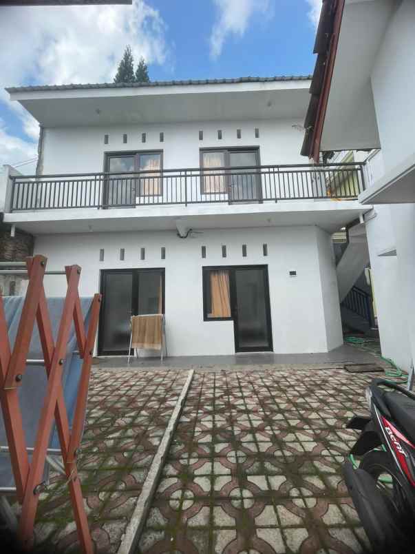villa murah lokasi di batu dekat musium angkut
