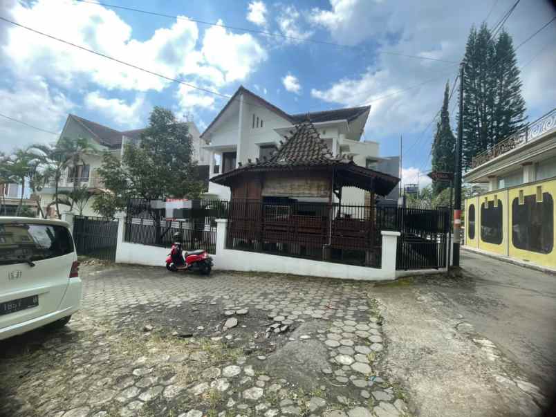 villa murah lokasi di batu dekat musium angkut