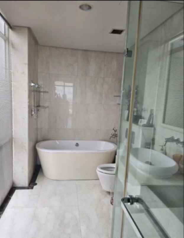 apartemen adhiwangsa lantai 18