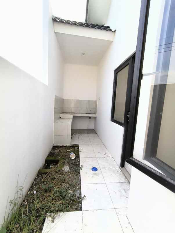 carport 2 mobil rumah 700 jutaan tanpa dp siap huni